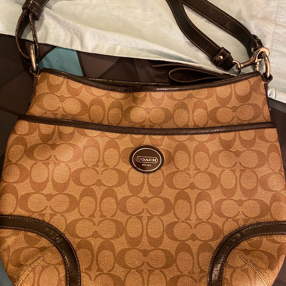 Authentic Coach Handbag  Signature Soho Peyton *